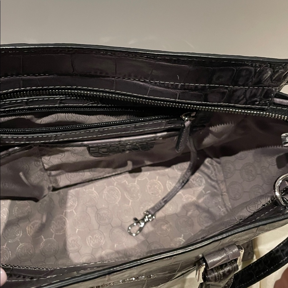 Michael Kors Ombré Gray Croc-Embossed Leather Satchel | Crossbody | Excellent - Picture 10 of 16